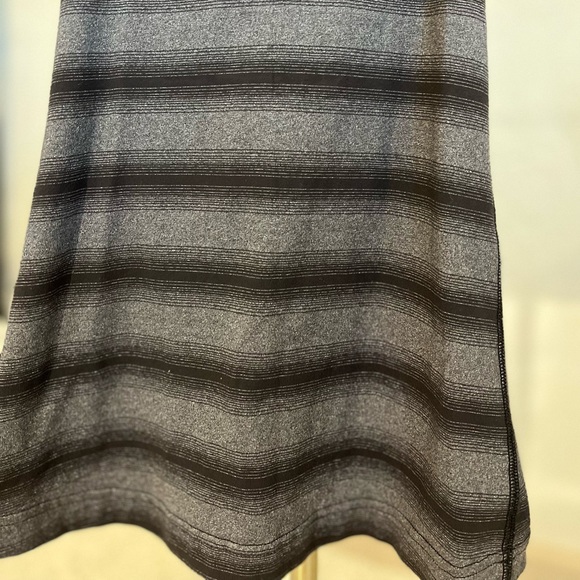 Lululemon Cool Racerback Tank | Size 4 | Black/Grey Stripes | GREAT Condition - Picture 3 of 5